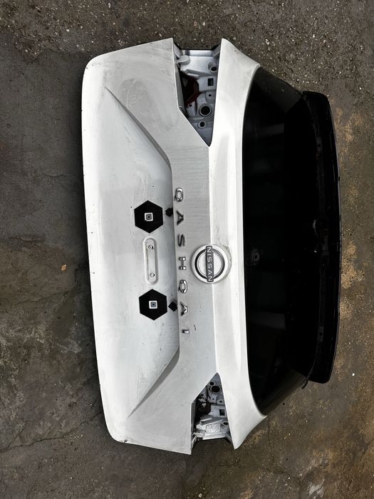 Hayon.lunetă nissan qashqai j12.