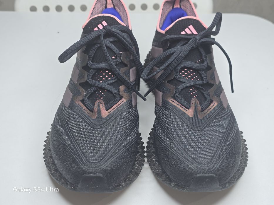 Оригинальные кроссовки от Adidas