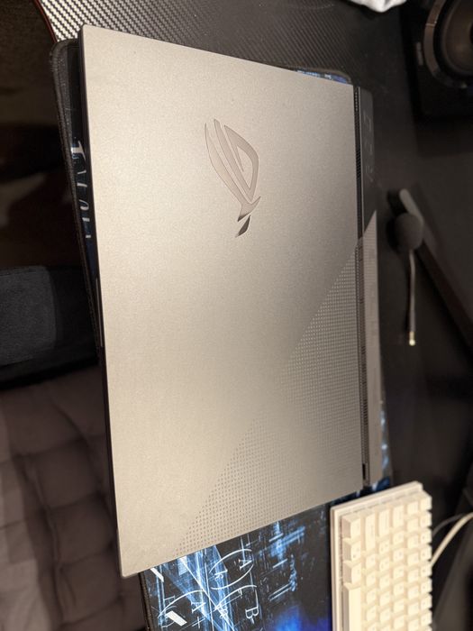 Laptop asus rog strix g17