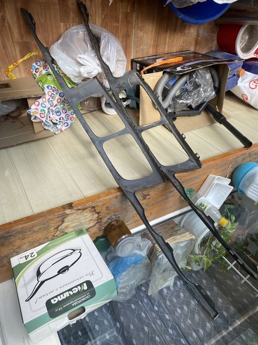 Ласточки на решетку радиатора БМВ Е34