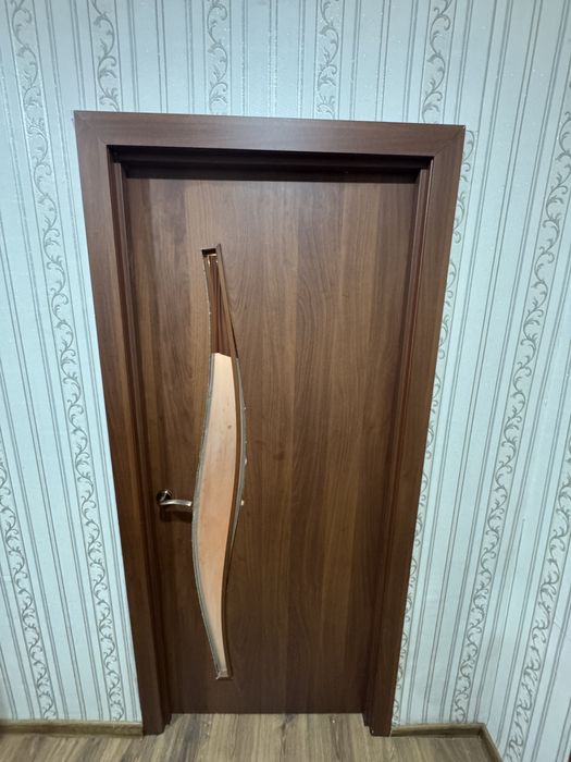 Продам межкомнатные двери.