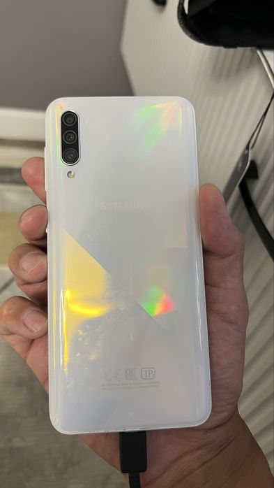 Продам Samsung A30