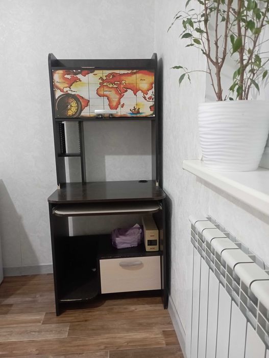 Продаю компьютерный стол б/у4000