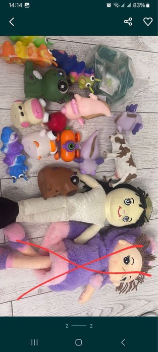 Отдам разные игрушки для мальчика и девочки робот сквиш куклы машины