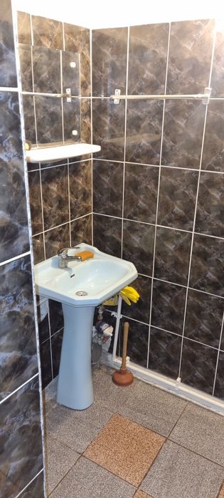 Închiriez apartament 3 camere 550 euro