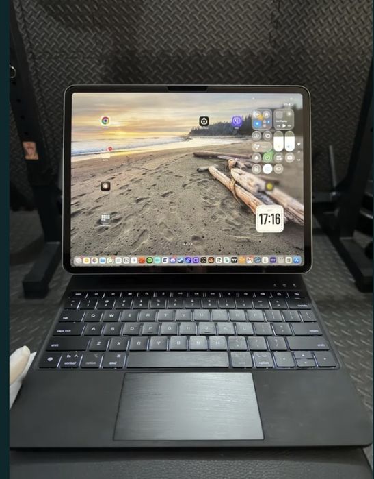 Перфектен * Apple - iPad Air M3, 13'', 2025, 8GB/128GB, Space Grey *
