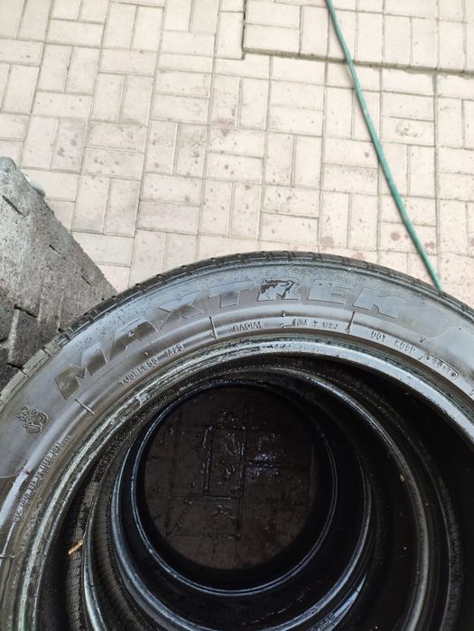 235/55/R19 комплект резины