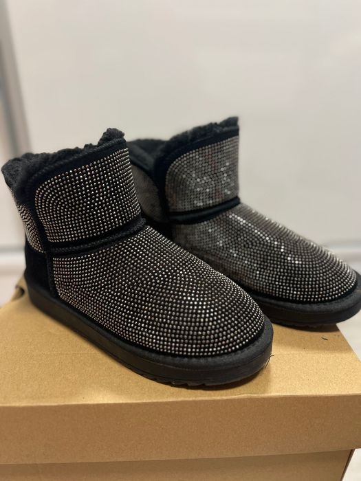 Черни боти от естествен велур с пух