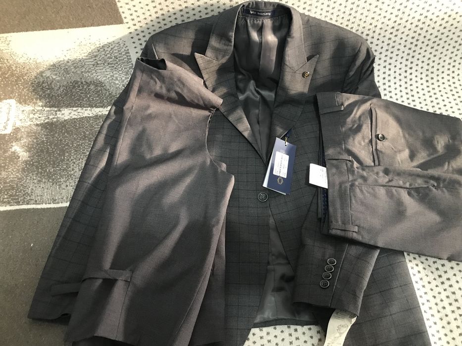 Продам костюм тройка