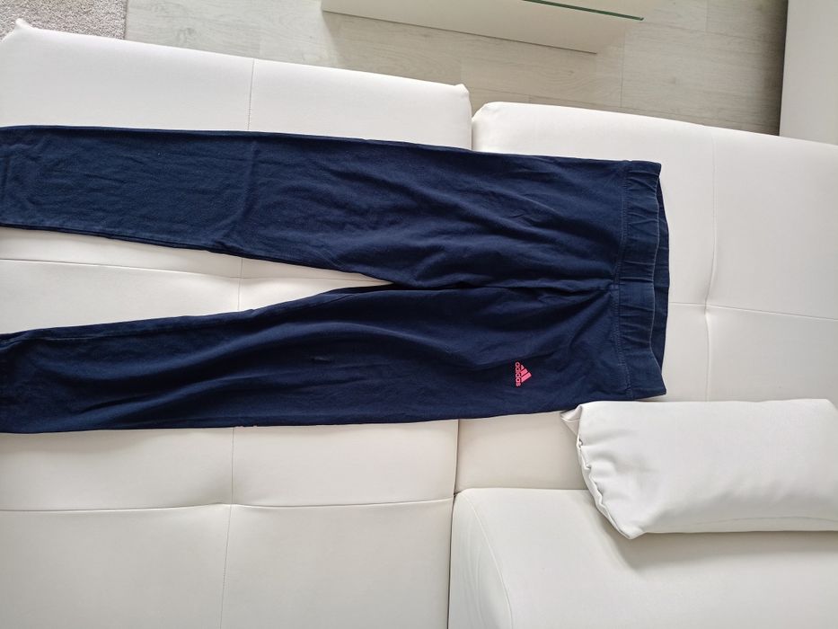 Vând colanți dama Adidas, produs de calitate superioara mărimea L.