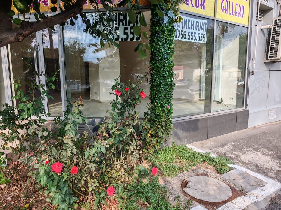 Inchiriez spatiu in zona ultra centrala, zona Calarasi colt cu Grivita