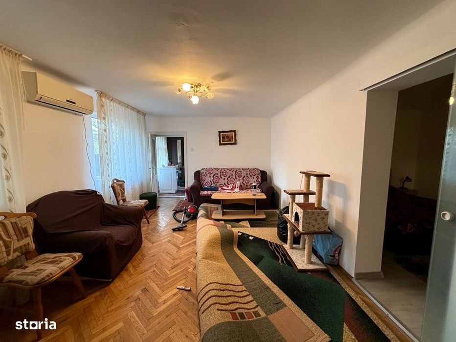 Vila de vanzare in Paulesti P+1E, 8 camere spatiu pentru familie