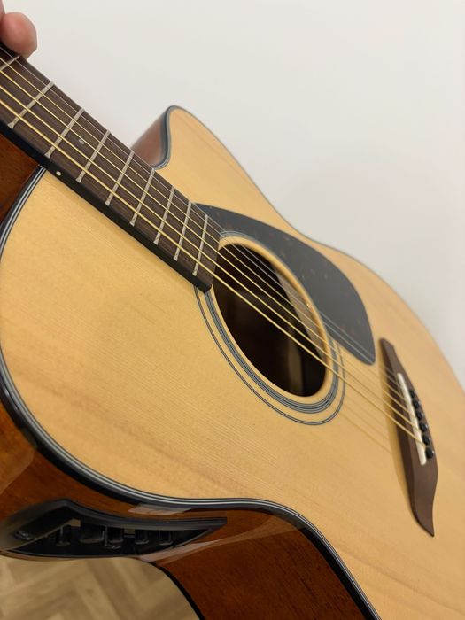 Электроакустическая гитара Yamaha FSX800C Natural