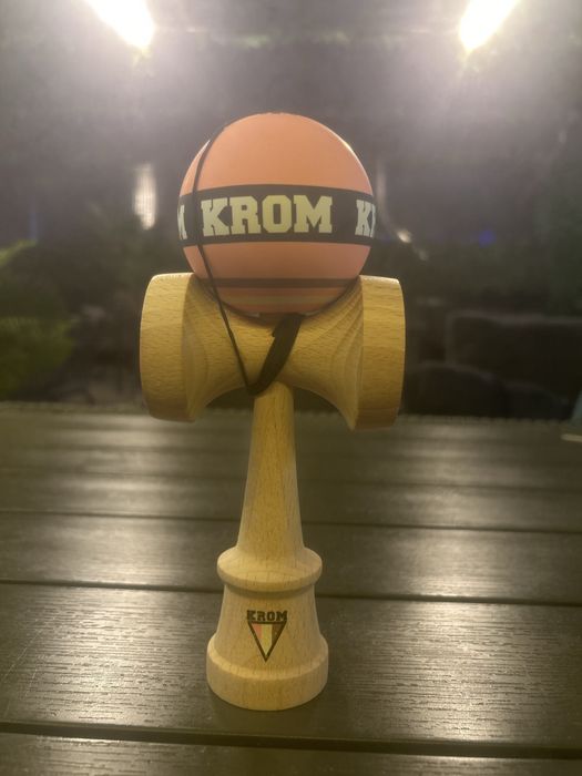 Kendama strogo napolitan