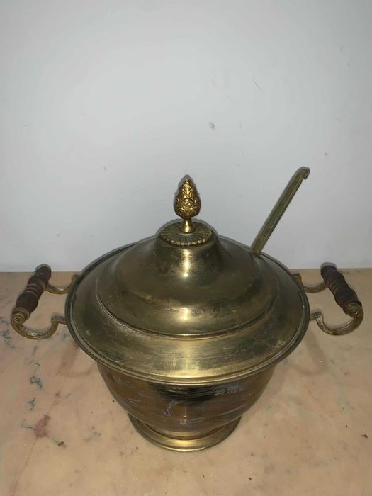 Vas din alama cu ornament bronz