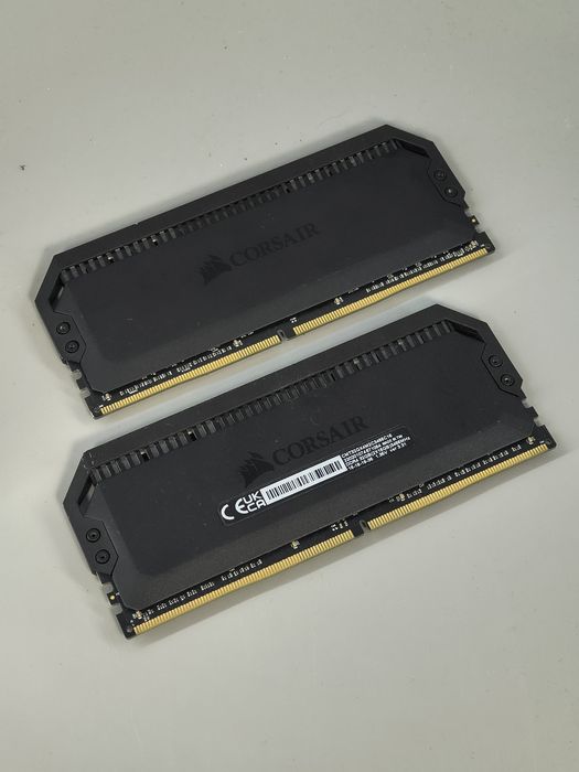 Dominator Platinum RGB 32GB DDR4