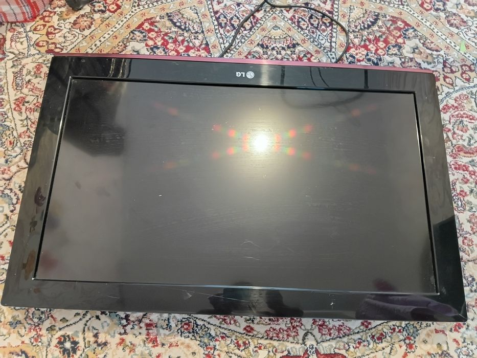 LG телевизор 10 000