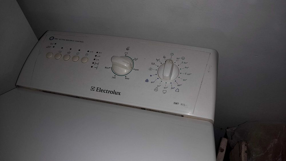 Неработающая стиральная машина на разбор