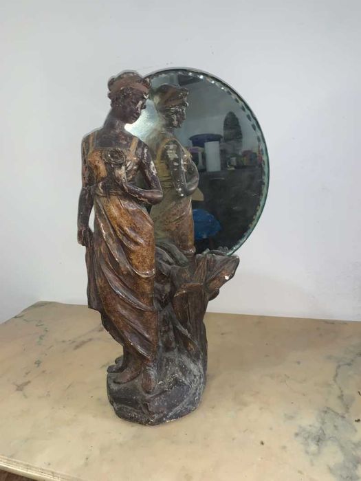 Satuie cu oglinda decor