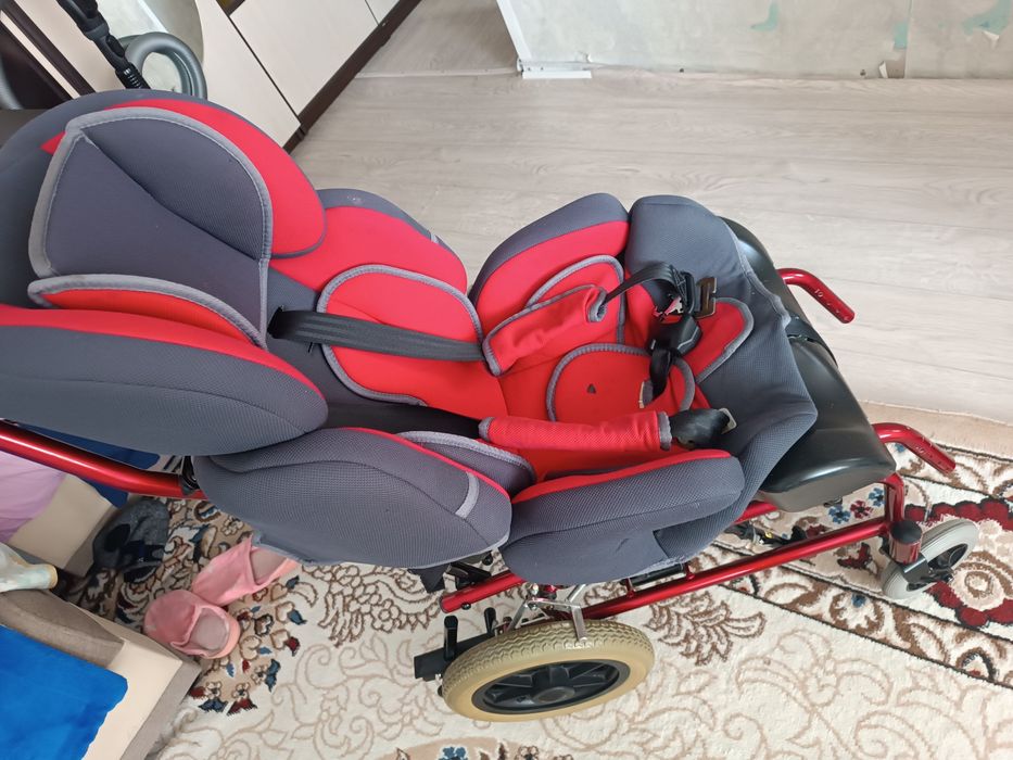 Детское инвалидное кресло