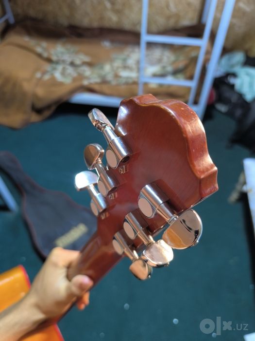 Gitara  sotiladi