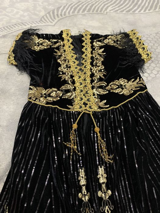 Продается платье комплект