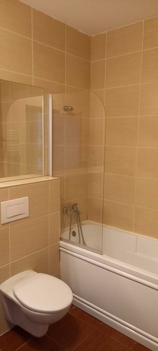 Proprietar – 2 camere, balcon generos și parcare privată