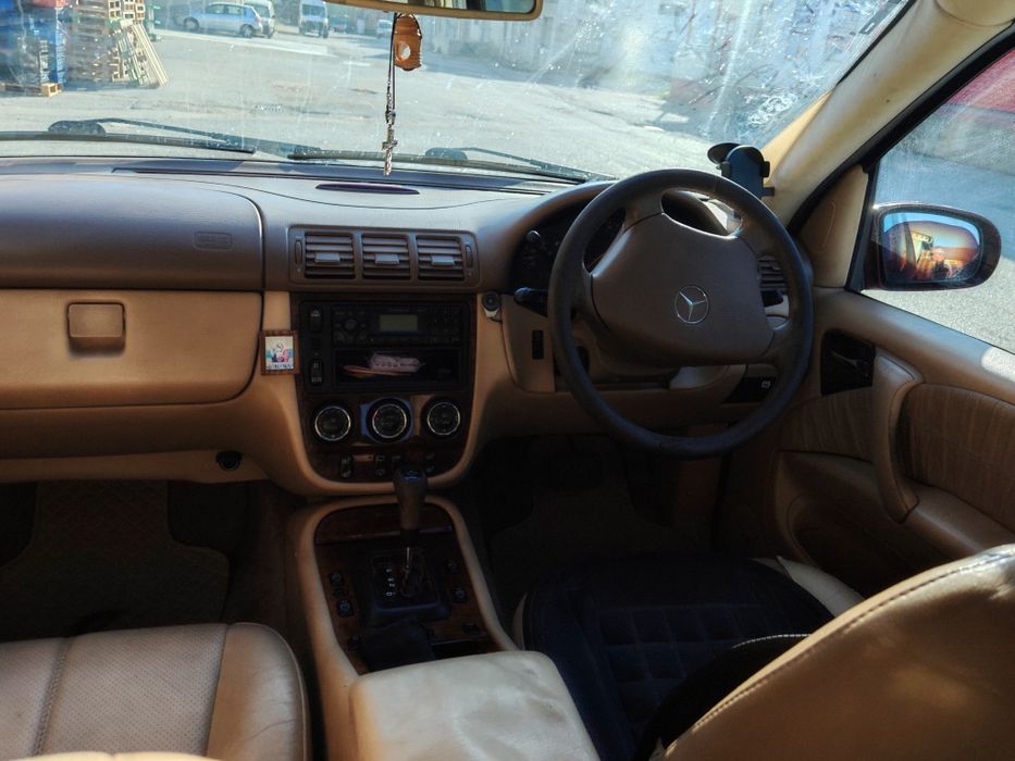 Mercedes ML 2.7 с десен волан Facelift