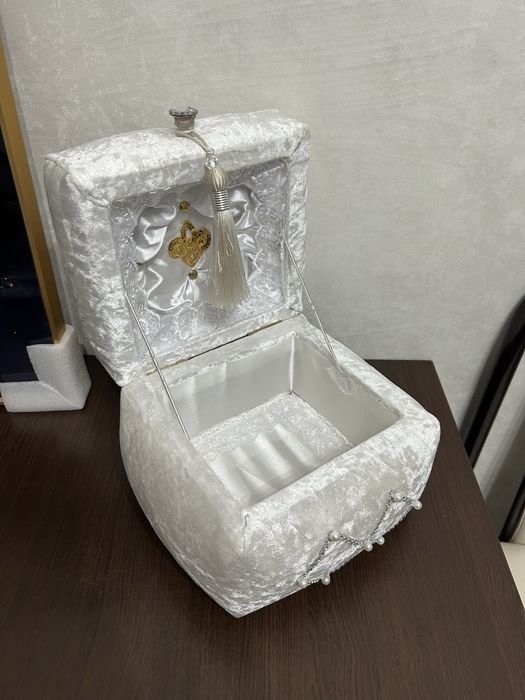 шкатулка новая.