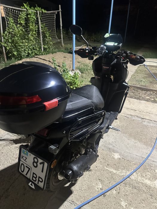 Продам скутер 180 кубиков