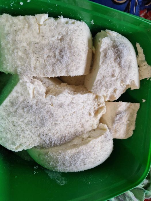 Vnd brânză de vaci bună pusă în zer cu sare cantitate 70kg pusă în găl