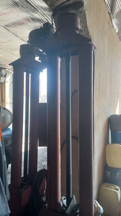 Автоподъемник для грузовых авто