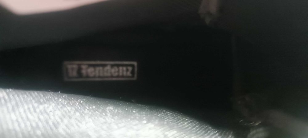 Продавам запазени Боти Тенденз