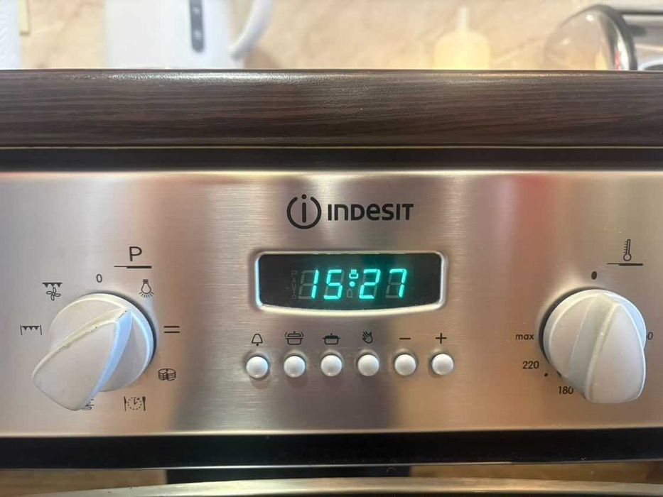 Фурна за вграждане INDESIT