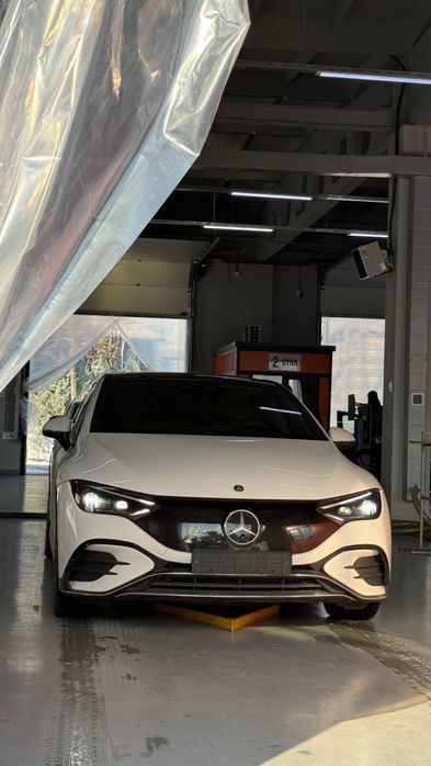 Mercedes Benz EQE350+ AMG line