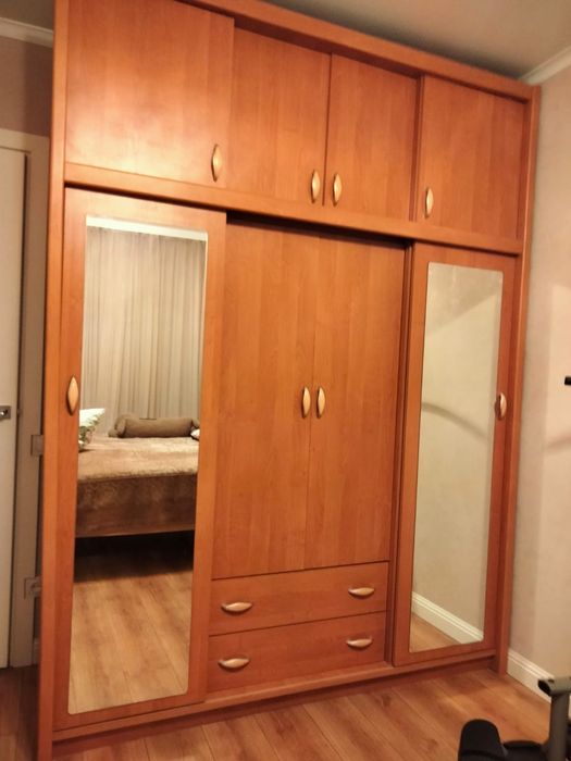 Шкаф платяной в спальню