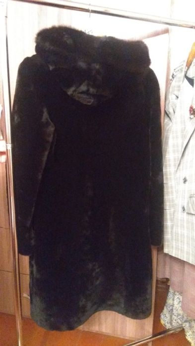 Шуба черная, мутон