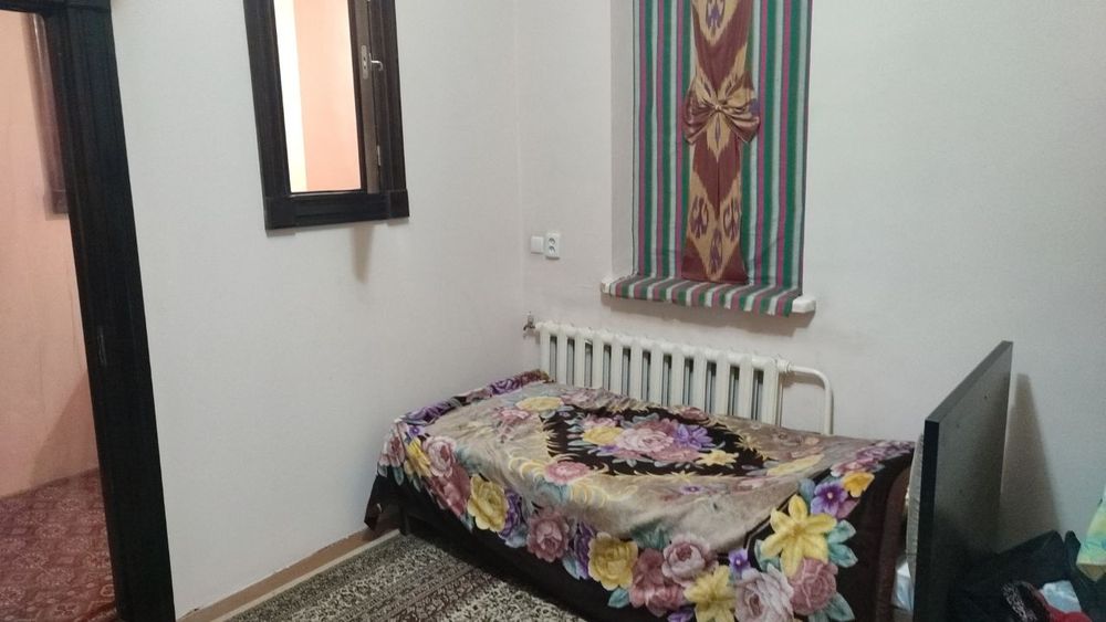 Мехмонхона. Чор-Минорга атиги 100 метр. Масофа.