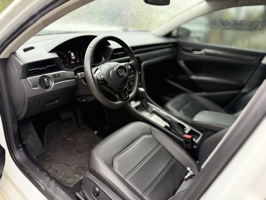 Volkswagen Passat 2021 Facelift Avariat