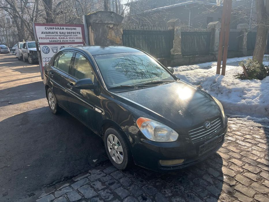 Dezmembrez Hyundai Accent 3 negru 2008 1,4 benzina 71KW