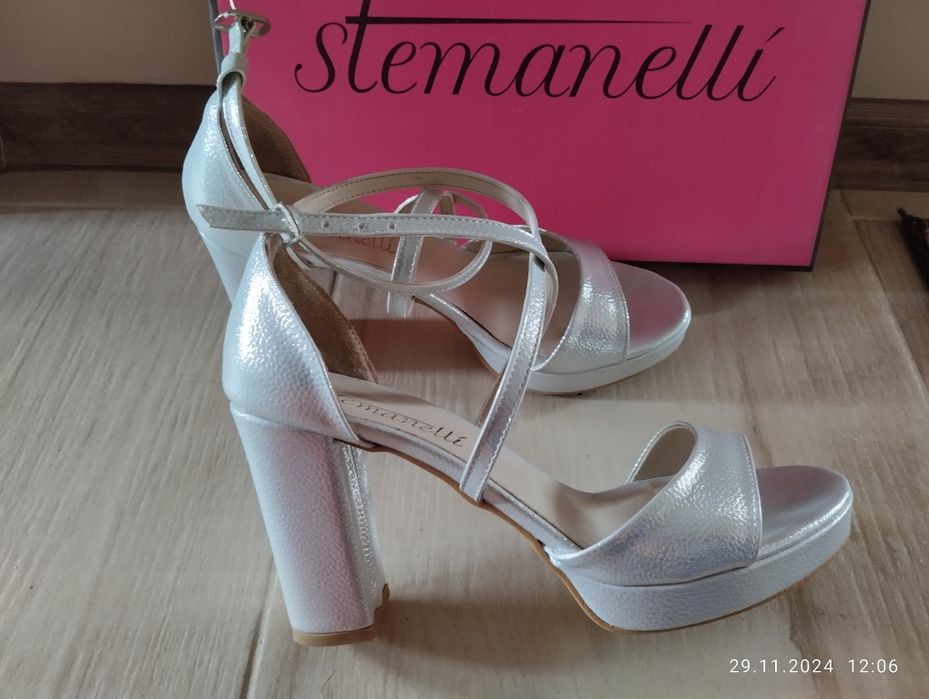 Елегантни дамски сандали