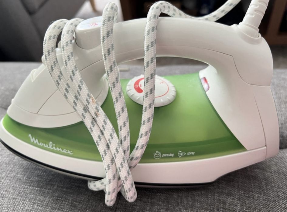 Fier de calcat Moulinex