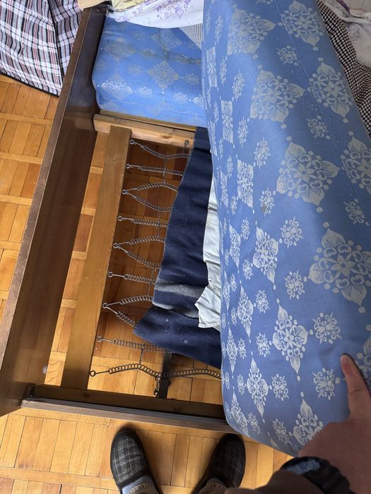 Спальный гарнитур