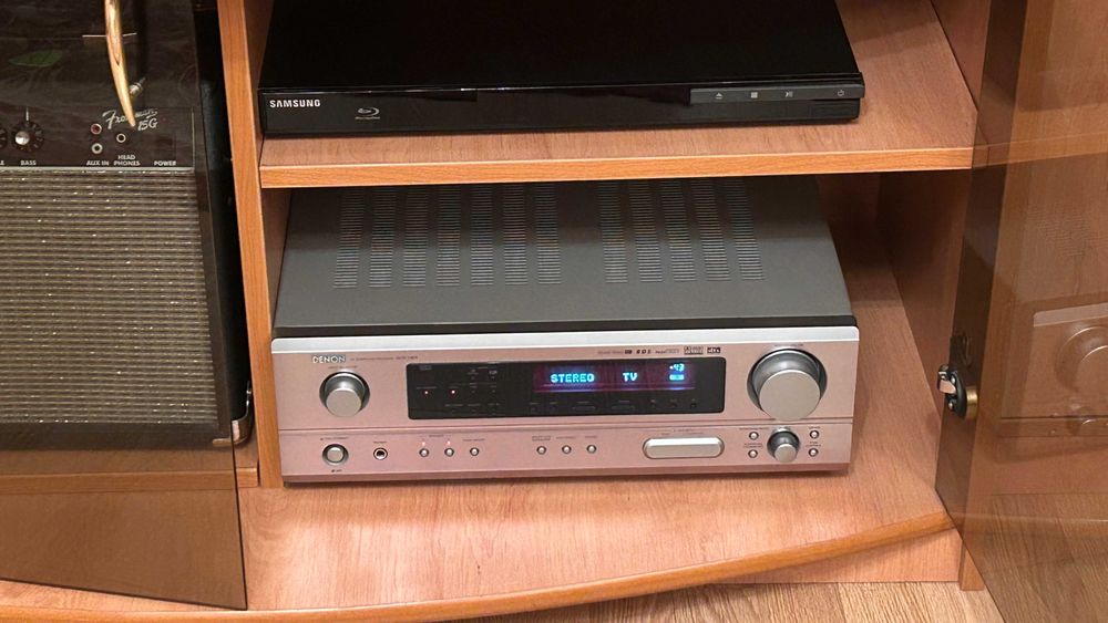 Amplificator Denon AVR 1404, ca nou, telecomanda originala