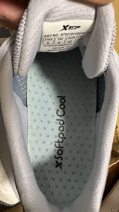 Беговые кроссовки Xtep