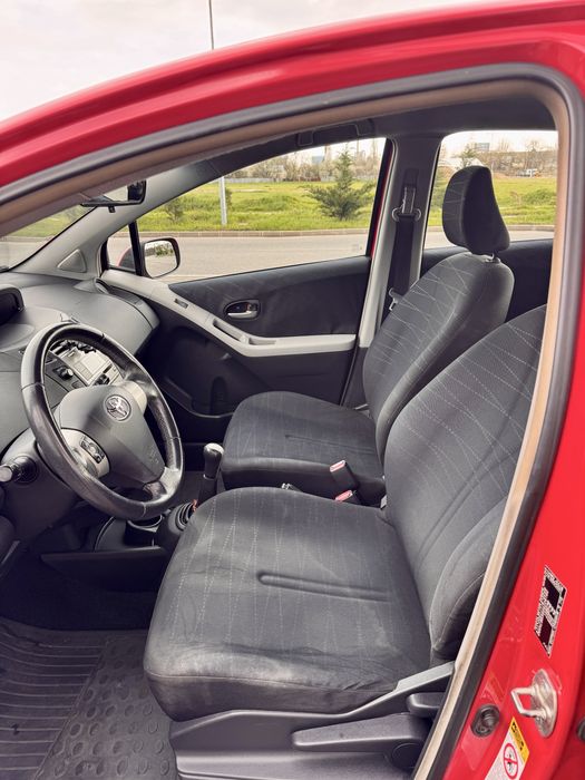 Vând Toyota Yaris