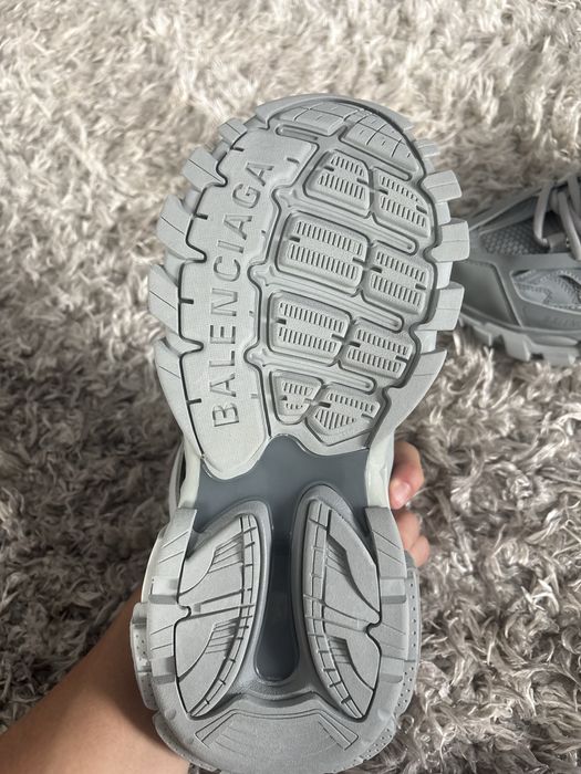 Balenciaga track