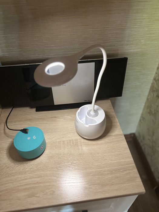 Настольная лампа