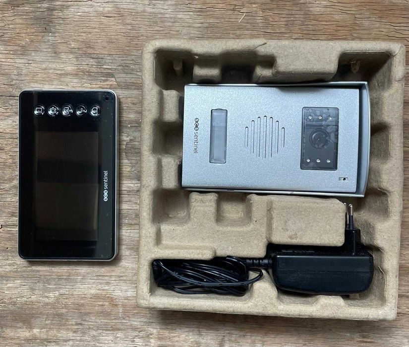 Interfon video cu fir VisioFirst 4.3 – SCS Sentinel