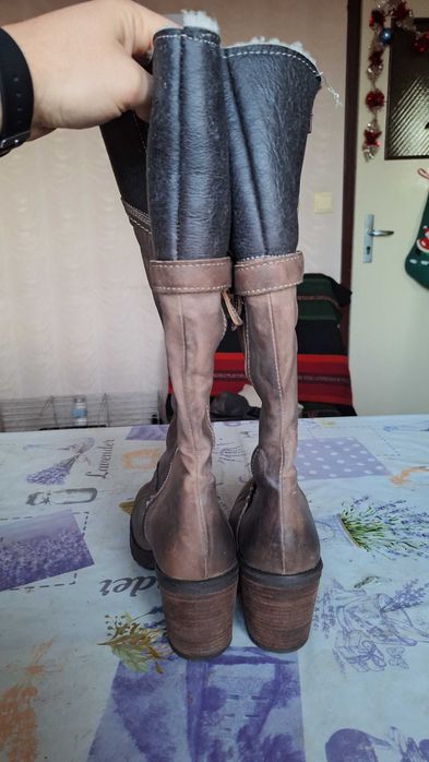 Качествени зимни богуши от агнешка кожа - размер 40